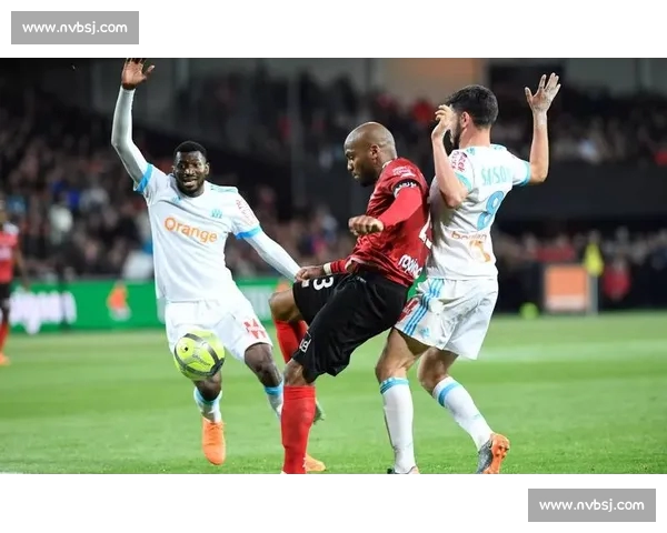 足球比赛节奏掌控与技巧应用分析提升球员竞技表现的关键因素